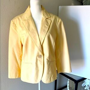 NWOT Women’s Fully Lined Yellow Blazer, Size 16.